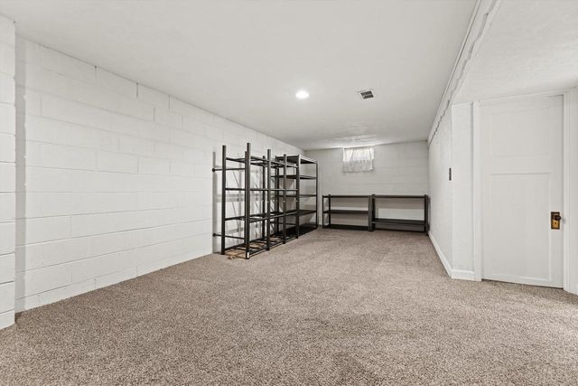 1730 N 118th STREET, Wauwatosa, WI 53226