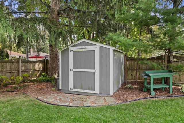 1730 N 118th STREET, Wauwatosa, WI 53226