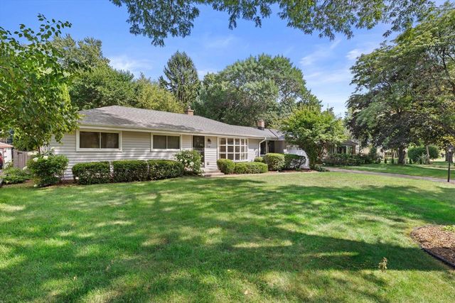 1730 N 118th STREET, Wauwatosa, WI 53226