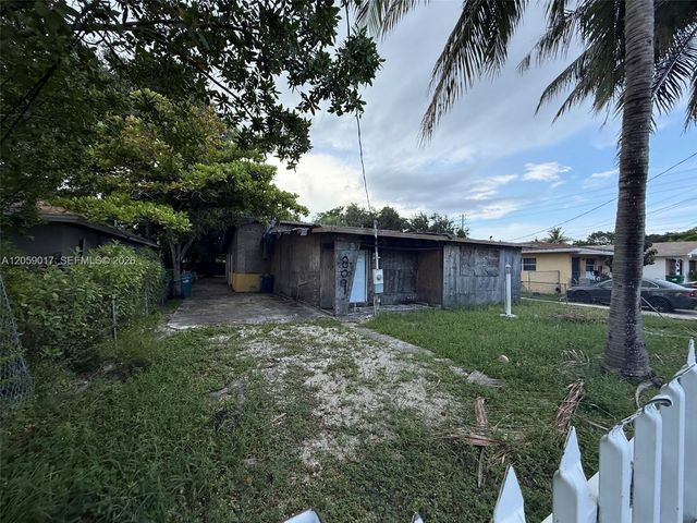 809 NW 108th Street, Miami, FL 33168