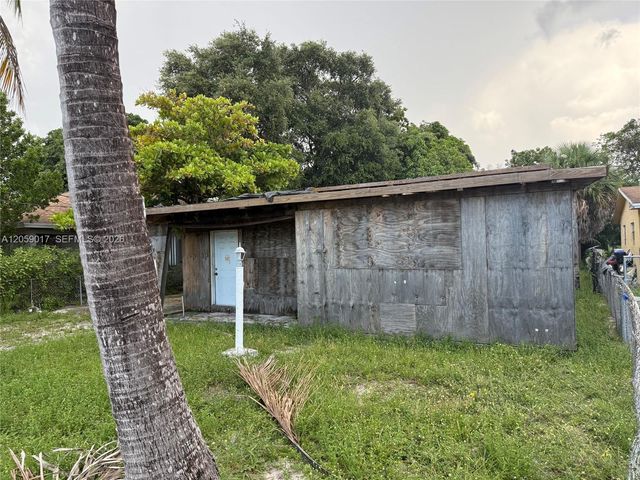 809 NW 108th Street, Miami, FL 33168