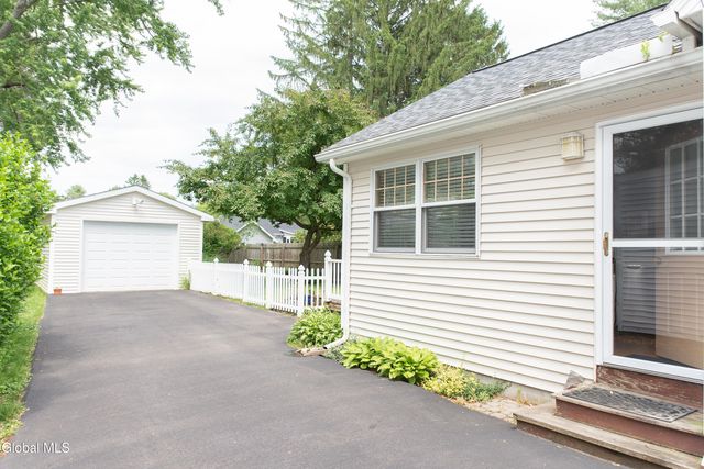 618 Orlinda Avenue, Glenville, NY 12302