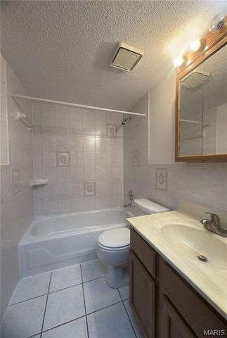 5265 Cricket Glen Court A, St Louis, MO 63129