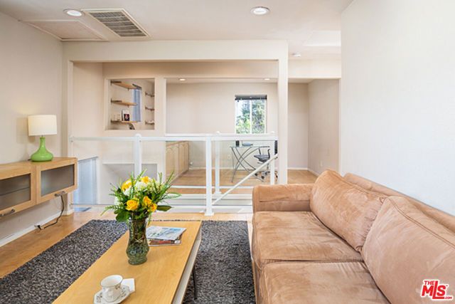 301 N Hudson Avenue, Pasadena, CA 91101