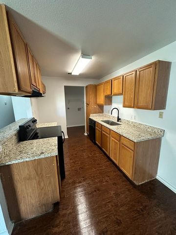 8202 Marydean Avenue, Fort Worth, TX 76116