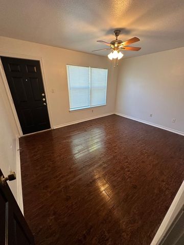 8202 Marydean Avenue, Fort Worth, TX 76116