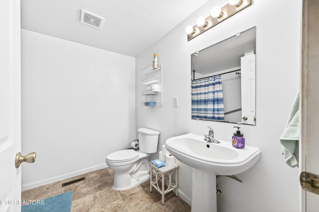 6311 Eastland Rd, Sparta, TN 38583