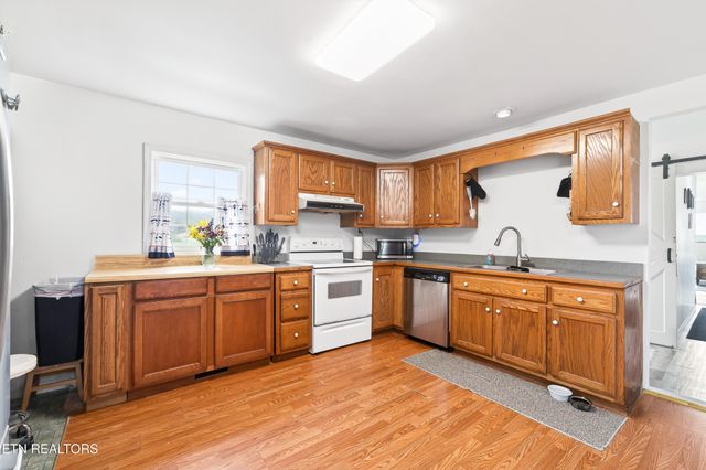 6311 Eastland Rd, Sparta, TN 38583