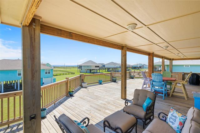 817 Boyt Road, Crystal Beach, TX 77650