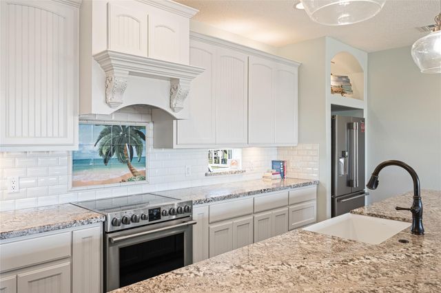 817 Boyt Road, Crystal Beach, TX 77650