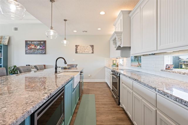 817 Boyt Road, Crystal Beach, TX 77650