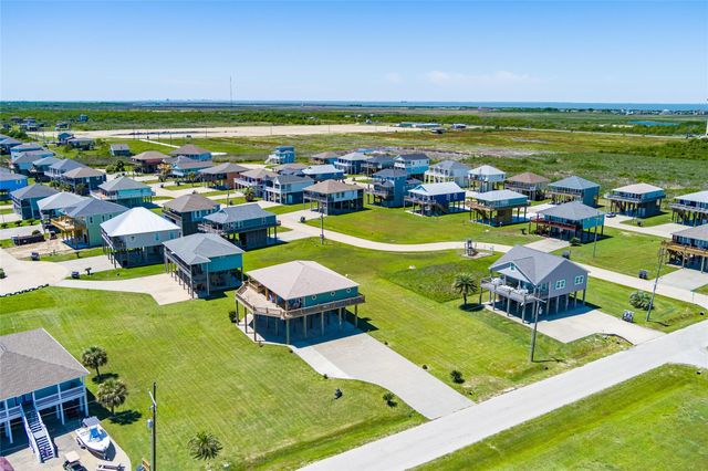 817 Boyt Road, Crystal Beach, TX 77650