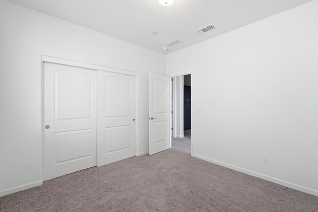 3008 N Creekside Street, Visalia, CA 93291