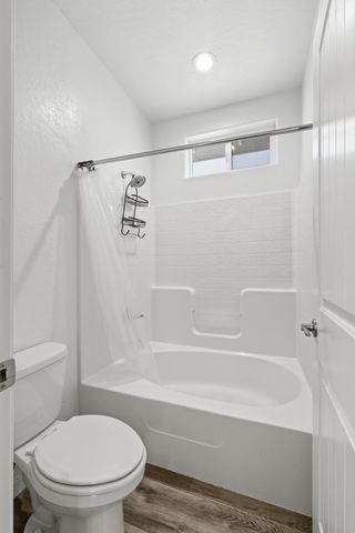 3008 N Creekside Street, Visalia, CA 93291