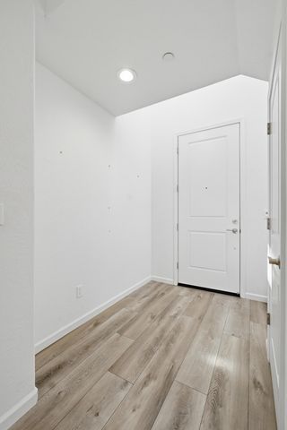 3008 N Creekside Street, Visalia, CA 93291