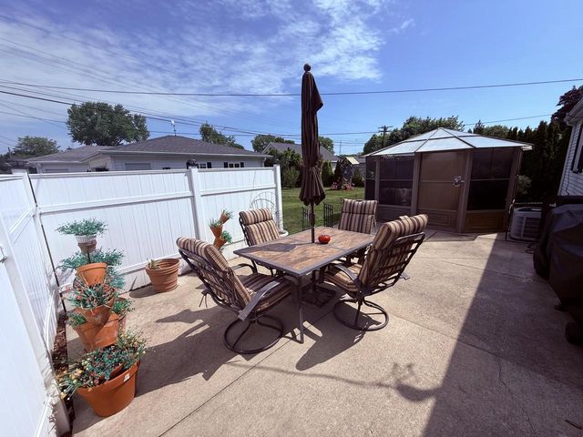 1826 26th STREET, Kenosha, WI 53140