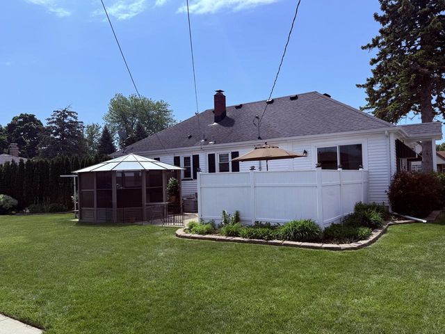 1826 26th STREET, Kenosha, WI 53140