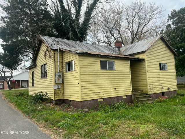 701 Childress Ave, Sweetwater, TN 37874