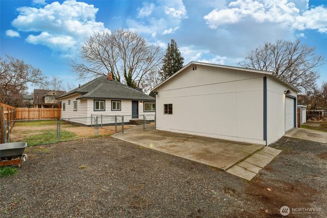 564 S 1st Street, Walla Walla, WA 99362