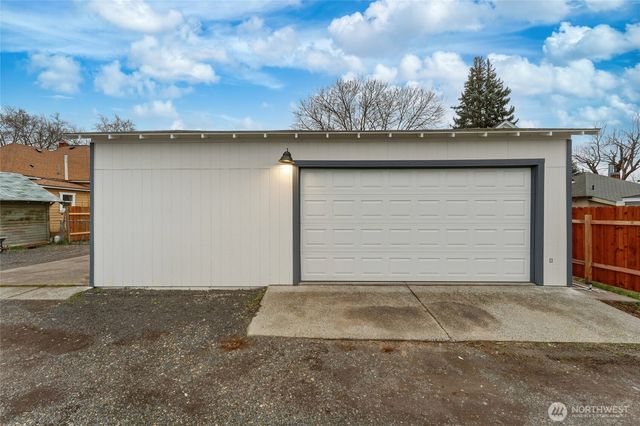 564 S 1st Street, Walla Walla, WA 99362