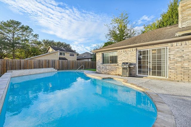 2918 Crest Park Drive, Houston, TX 77082