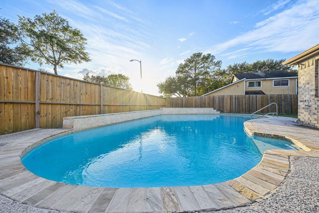 2918 Crest Park Drive, Houston, TX 77082