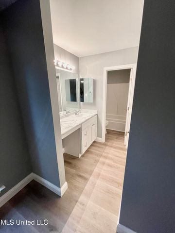 425 Inverness Court, Ocean Springs, MS 39564
