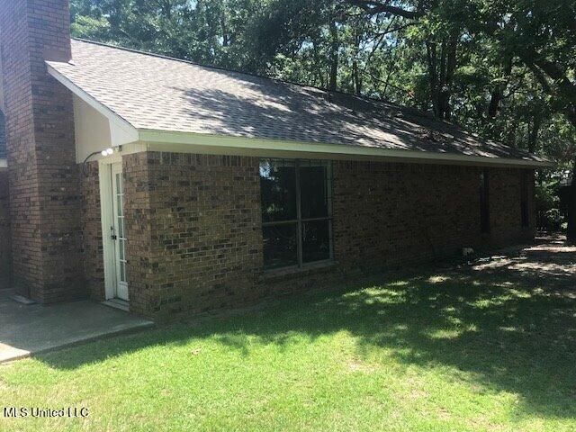 425 Inverness Court, Ocean Springs, MS 39564