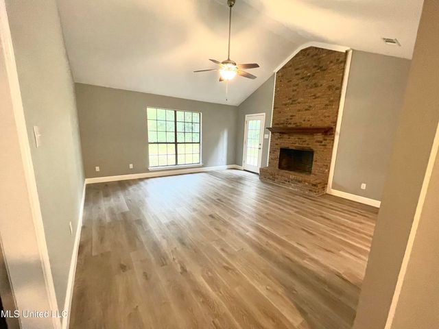 425 Inverness Court, Ocean Springs, MS 39564