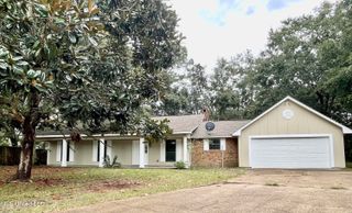 425 Inverness Court, Ocean Springs, MS 39564