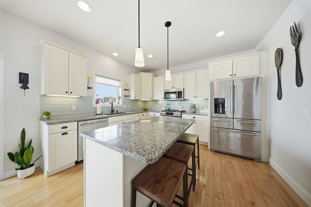 20 Sommerfield Drive, South Burlington, VT 05403