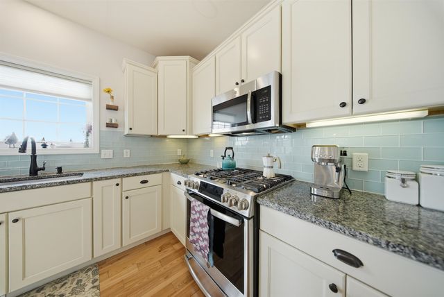 20 Sommerfield Drive, South Burlington, VT 05403