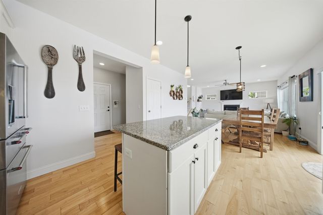 20 Sommerfield Drive, South Burlington, VT 05403