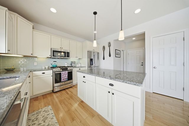 20 Sommerfield Drive, South Burlington, VT 05403