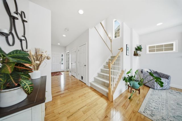 20 Sommerfield Drive, South Burlington, VT 05403