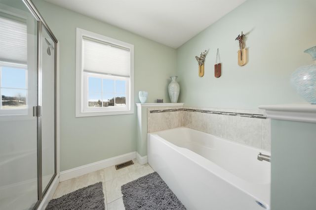 20 Sommerfield Drive, South Burlington, VT 05403