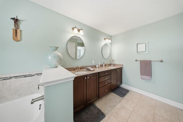 20 Sommerfield Drive, South Burlington, VT 05403