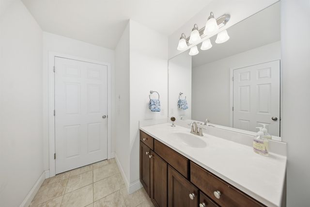 20 Sommerfield Drive, South Burlington, VT 05403