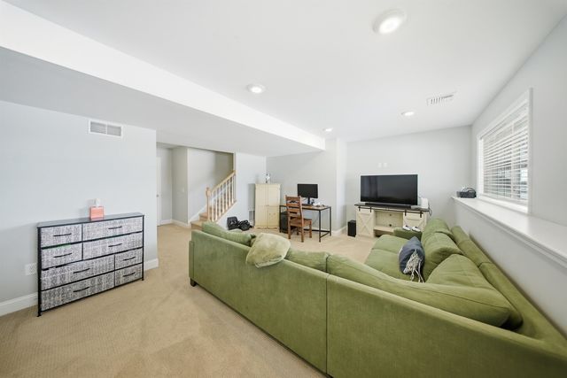 20 Sommerfield Drive, South Burlington, VT 05403