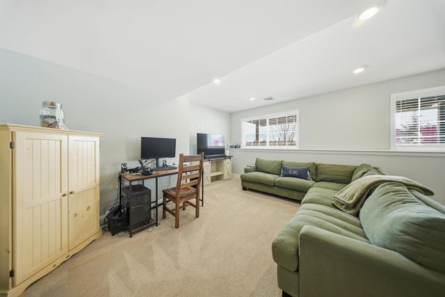 20 Sommerfield Drive, South Burlington, VT 05403