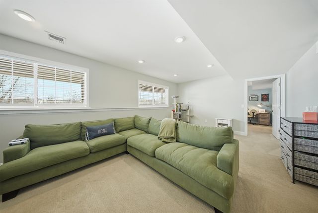 20 Sommerfield Drive, South Burlington, VT 05403