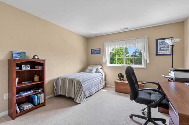 2 Seminole Way, Bloomfield, CT 06002