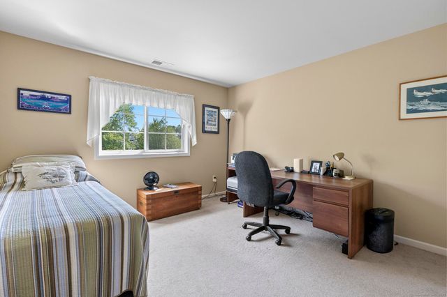 2 Seminole Way, Bloomfield, CT 06002