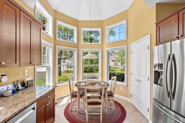 2 Seminole Way, Bloomfield, CT 06002