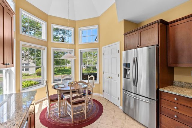 2 Seminole Way, Bloomfield, CT 06002