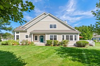2 Seminole Way, Bloomfield, CT 06002