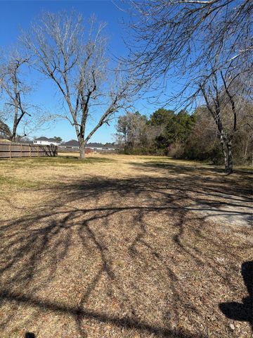 3011 Massey Tompkins Road, Baytown, TX 77521