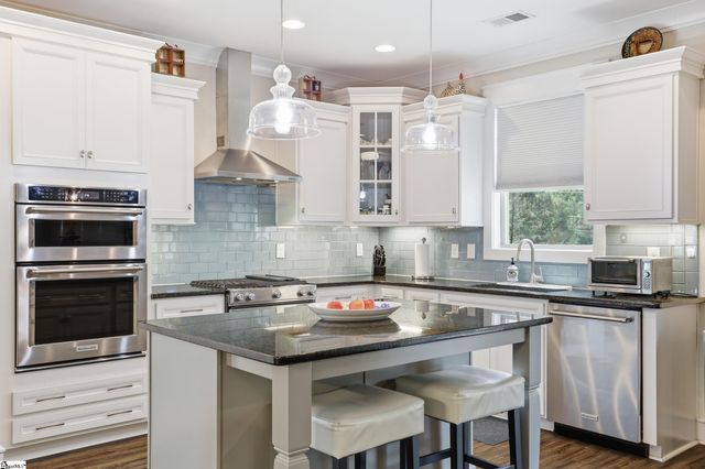225 Coronet Lane, Taylors, SC 29687