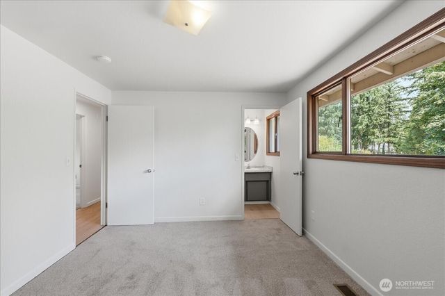 29040 188 Avenue SE, Kent, WA 98042