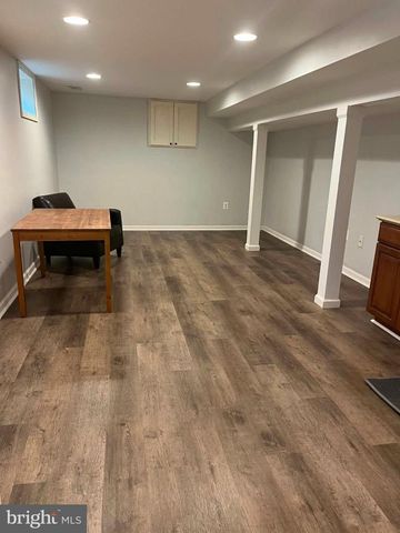 32 DELWOOD RD, Cherry Hill, NJ 08002